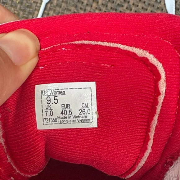 Vans Red and White Checkered High-Tops sz. 9.5 - Picture 8 of 9